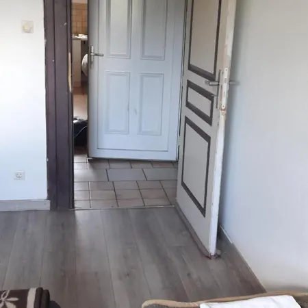 Bet Im Lit Dans Bett Im Saal * Mulhouse